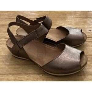 Dansko Vera Wedge Bronze Metallic Peep Toe Sandals Womens US 7.5 - 8 | EUR 38